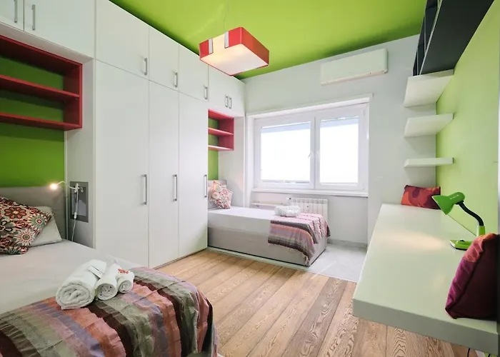 Vatican 4 Bedrooms Ac *