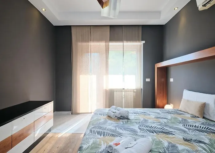 Vatican 4 Bedrooms Ac Appartement