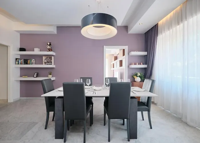 Vatican 4 Bedrooms Ac Appartement