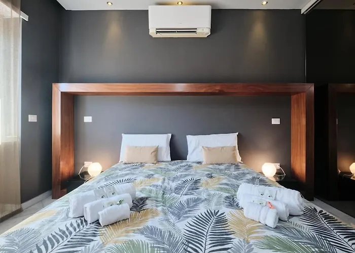 Vatican 4 Bedrooms Ac Appartement
